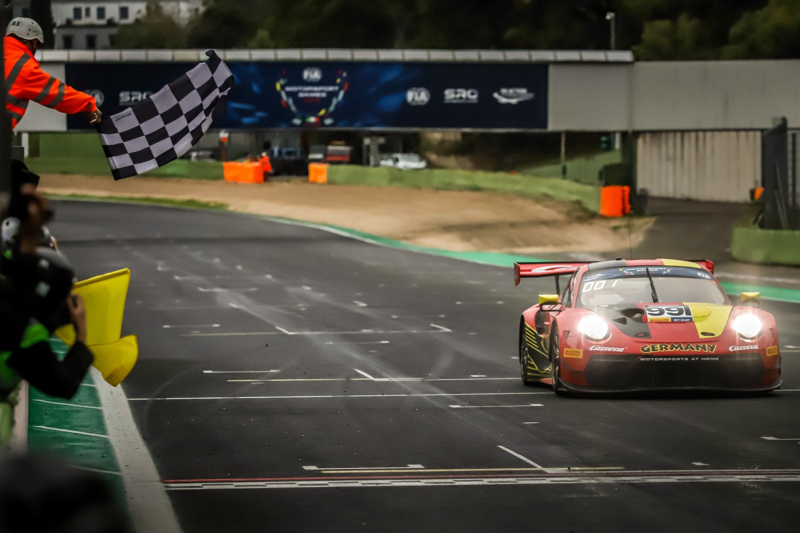 Team Germany victorious in opening GT Cup qualifying race