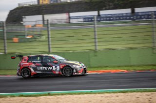 #5 LITHUANIA LTU Julius ADOMAVIČIUS VW Golf GTI TCR Lithuania National Motorsport Team, Qualifying 1
 | SRO / Kevin Pecks-1VIER
