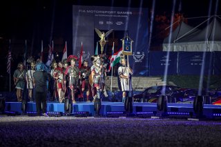 Parade
 | SRO / Kevin Pecks-1VIER