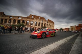 Parade
 | SRO / Kevin Pecks-1VIER