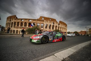 Parade
 | SRO / Kevin Pecks-1VIER