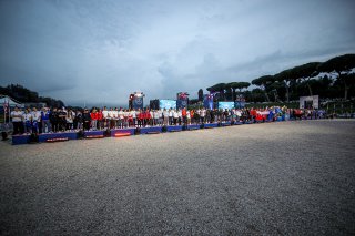 Parade
 | SRO / Kevin Pecks-1VIER