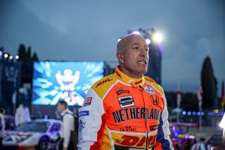 Parade
 | SRO / Kevin Pecks-1VIER