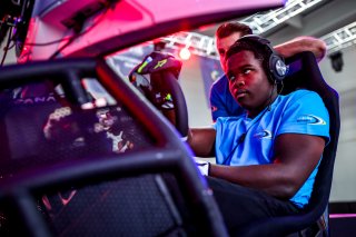 #14 - Bahamas - Dominick Robinson - McLaren 720S GT3, Esports
 | SRO / Kevin Pecks