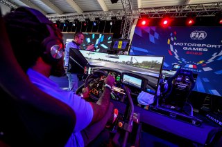 #27 - Barbados - Sealy Leon - McLaren 720S GT3, Esports
 | SRO / Kevin Pecks