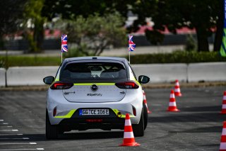 #16 - UNITED KINGDOM - LAURA CHRISTMAS - MARK KING - Opel Corsa e Rally, Auto Slalom
 | SRO/ JULES BEAUMONT