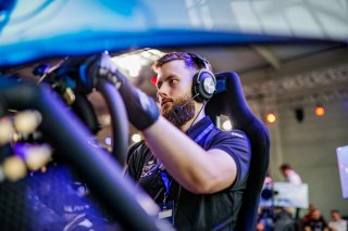 #25 - Sweden - Sundstrom Mikael - McLaren 720S GT3, Esports
 | SRO / TWENTY-ONE CREATION - Jules Benichou