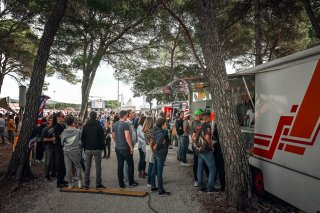 Ambiance, Paddock
 | SRO / Nico Deumille